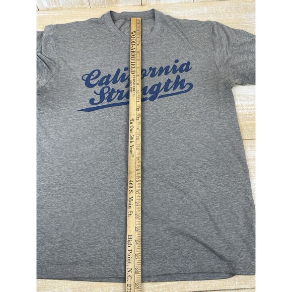 California Strength Caffeine & Kilos Size Large Gray T-Shirt Adult Medium READ - Picture 7 of 7